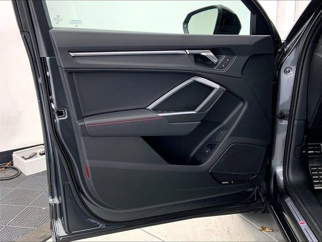 Certified 2025 Audi Q3 2.0T Premium Plus w/ Premium Plus Package image 23