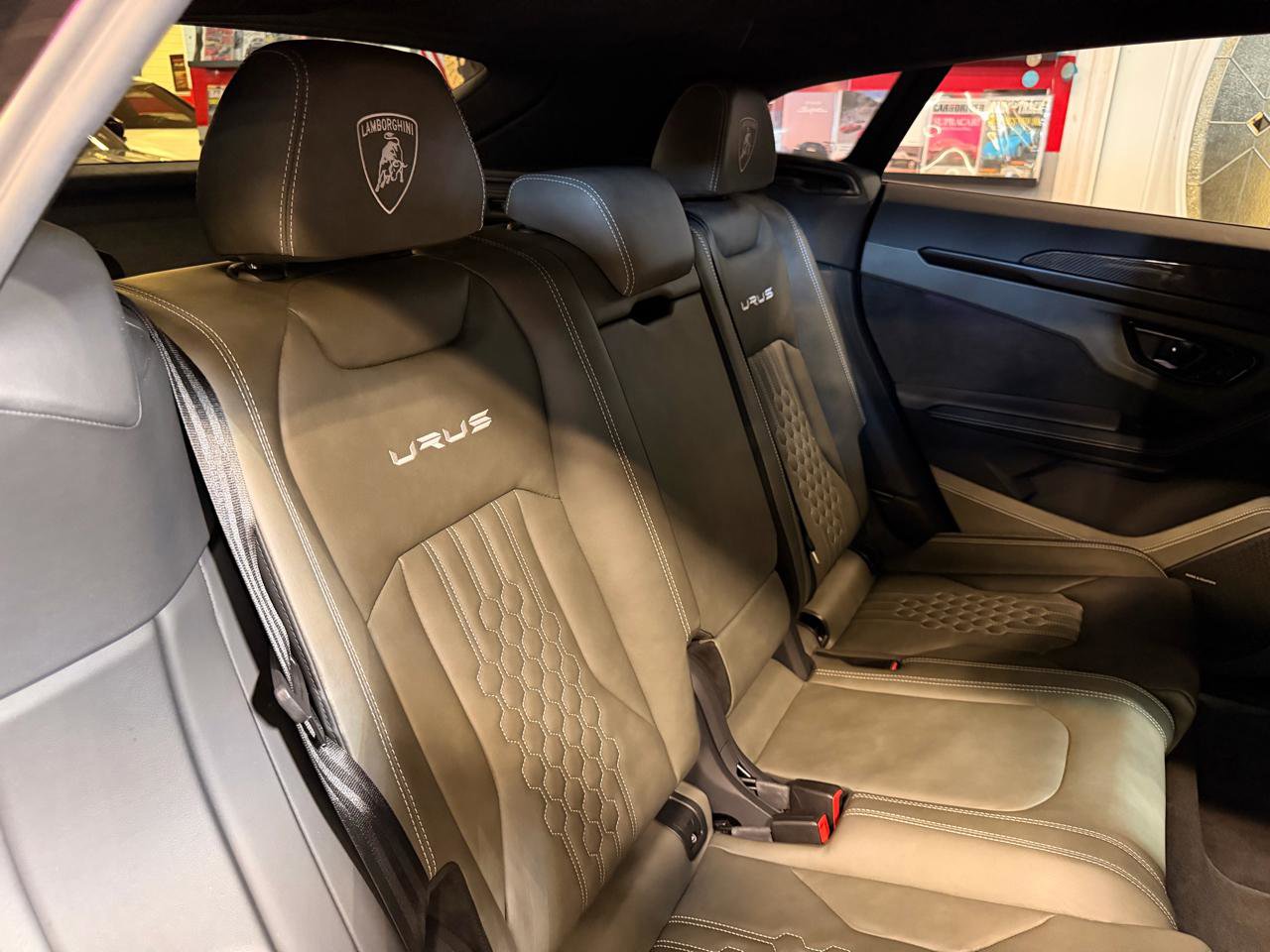 Used 2024 Lamborghini Urus S image 18