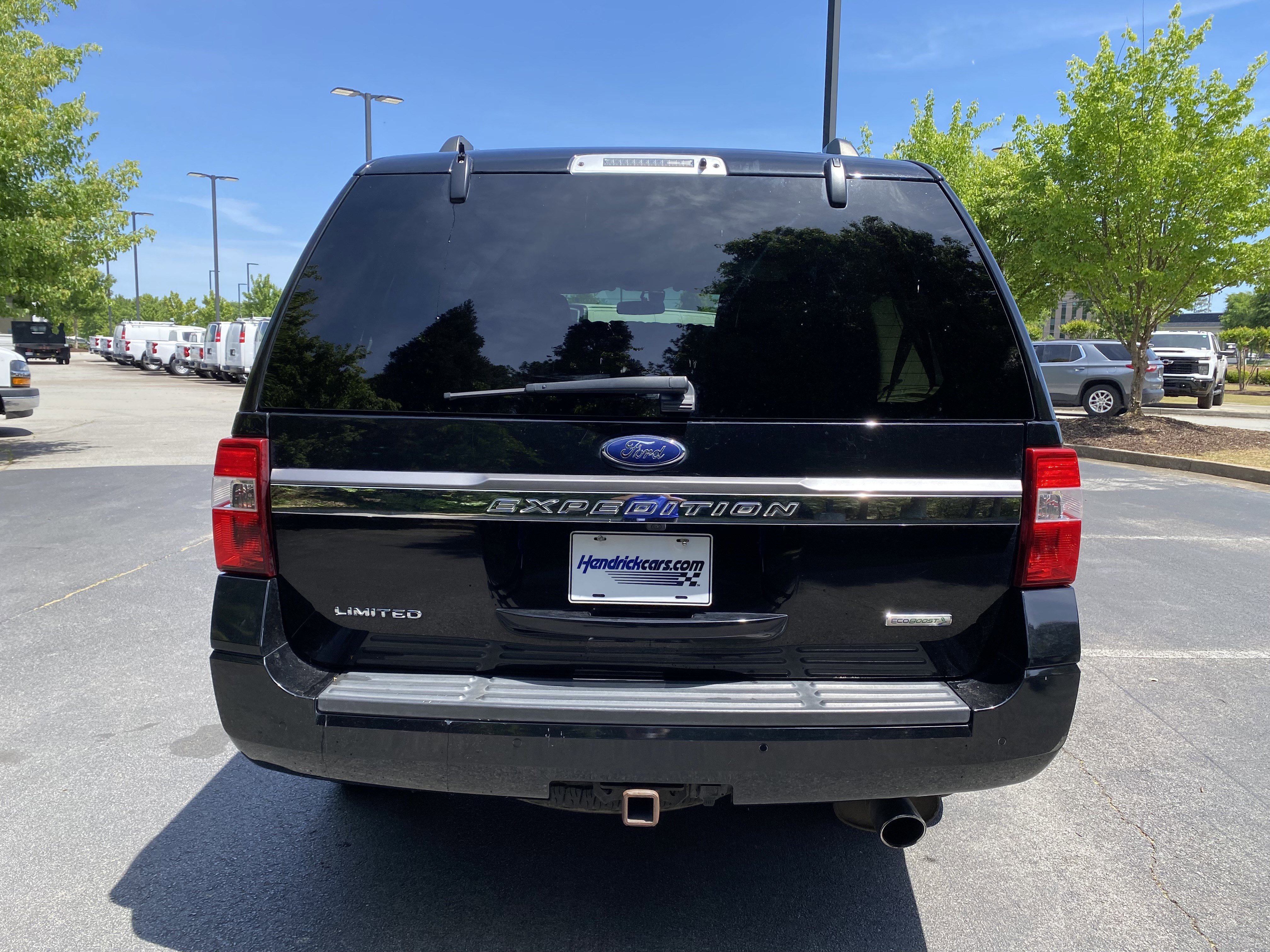 Used 2017 Ford Expedition Limited w/ Equipment Group 301A RWD image 8
