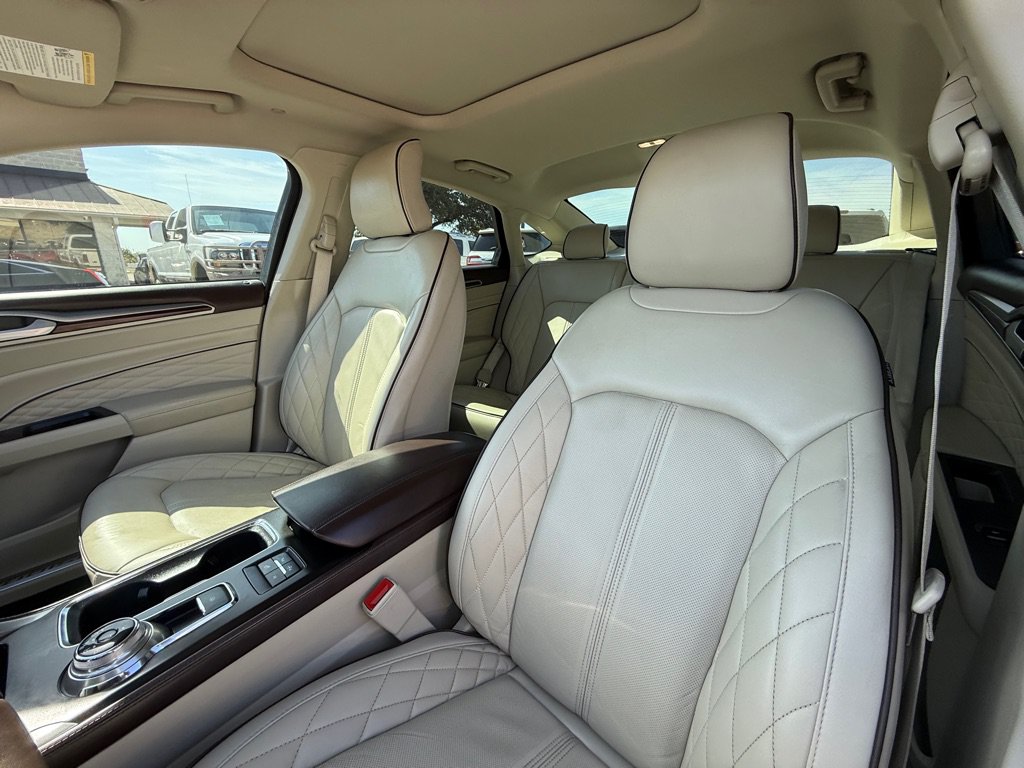 Used 2018 Ford Fusion Energi Platinum FWD image 18