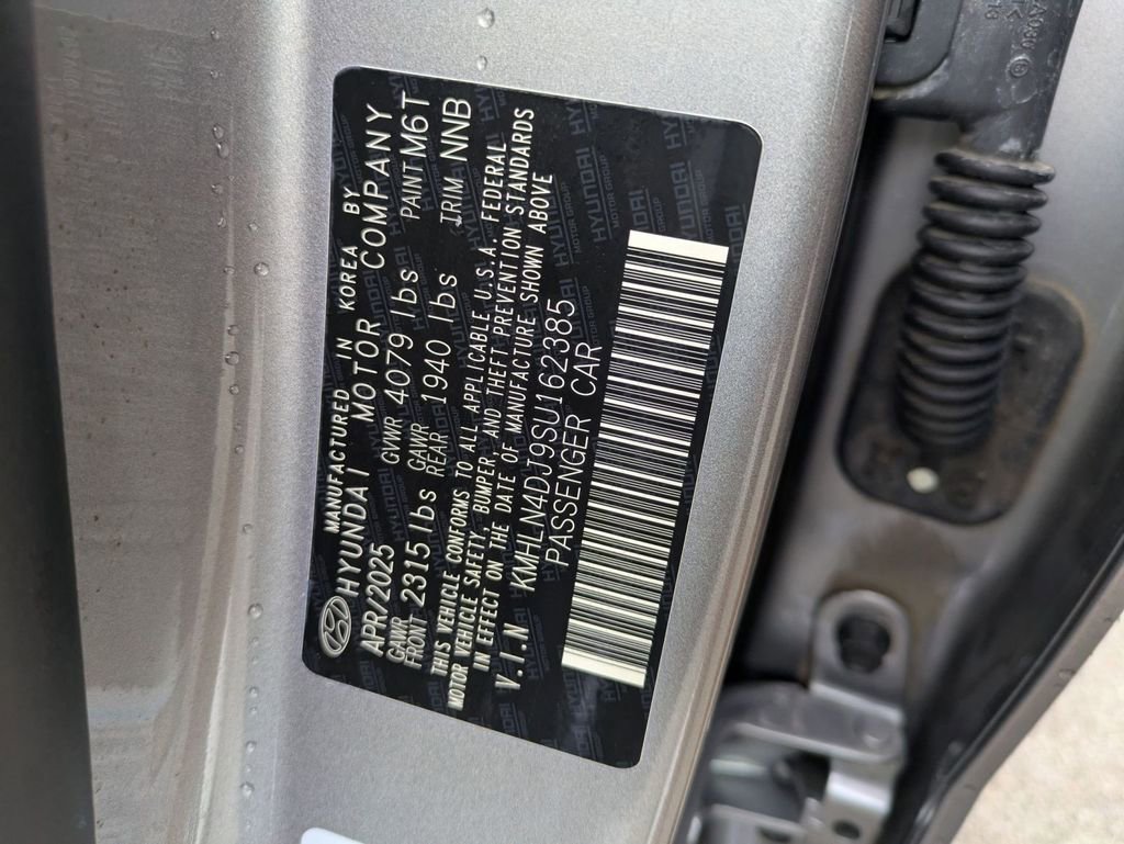 Certified 2025 Hyundai Elantra Limited image 32