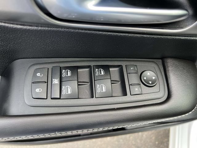 New 2026 Chrysler Pacifica Select w/ S Appearance Package AWD/4WD image 13
