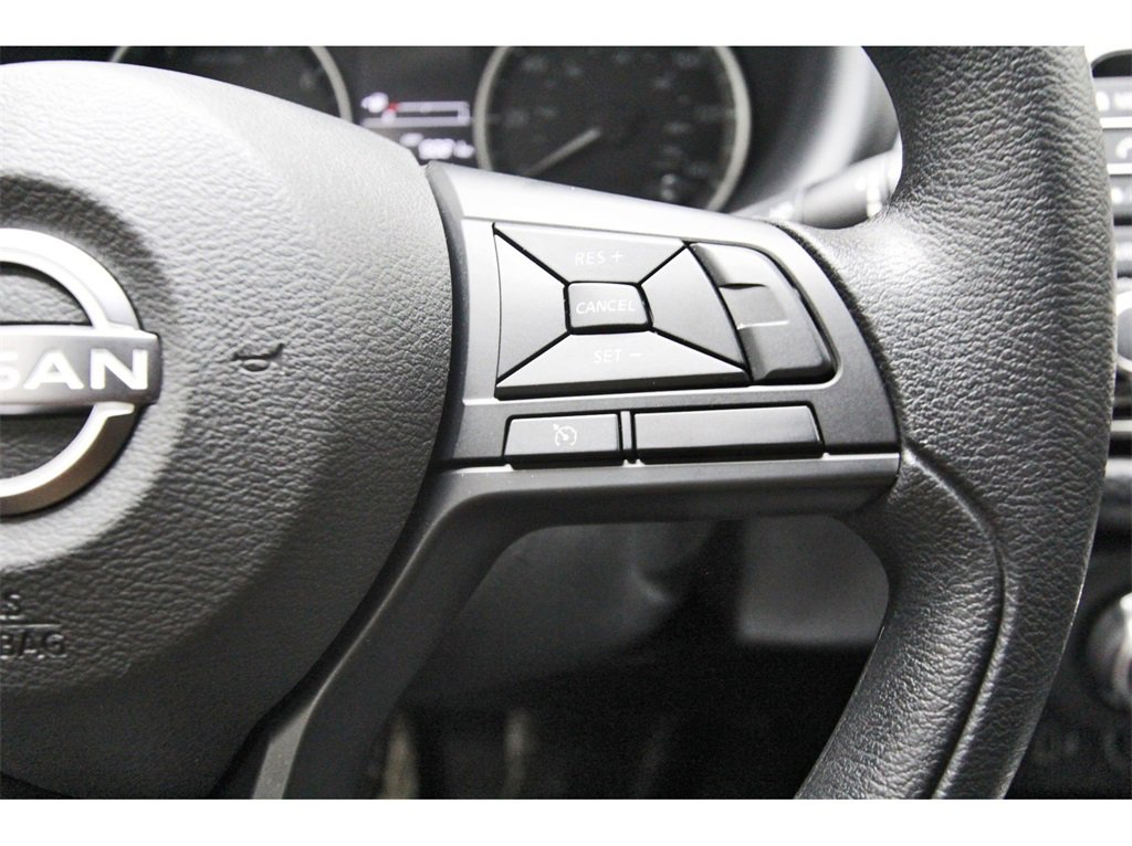 Used 2025 Nissan Kicks Play S image 30