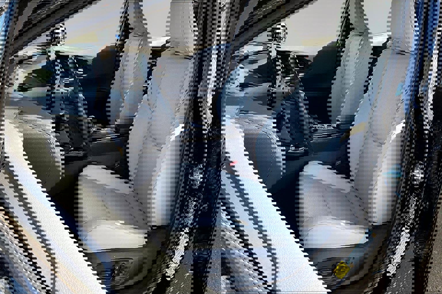 Used 2024 Toyota Prius XLE image 21