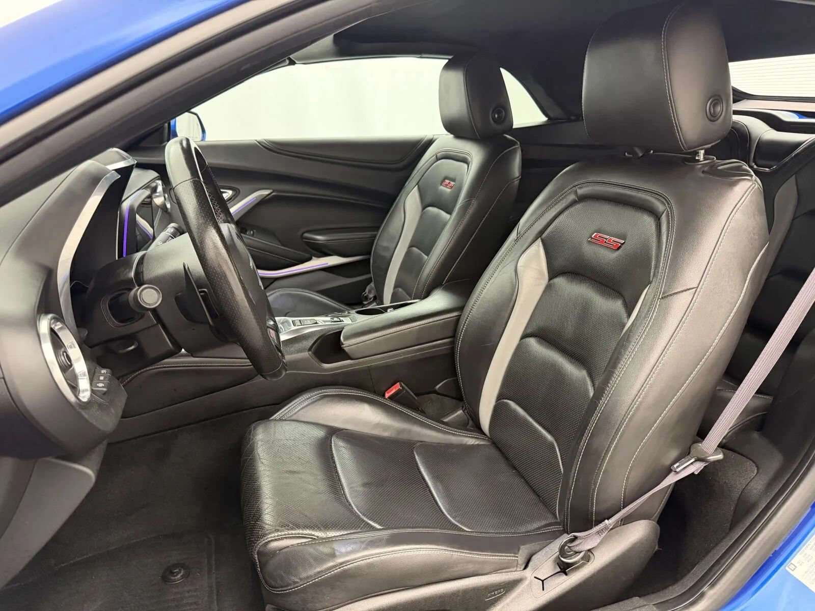 Used 2016 Chevrolet Camaro SS RWD image 17