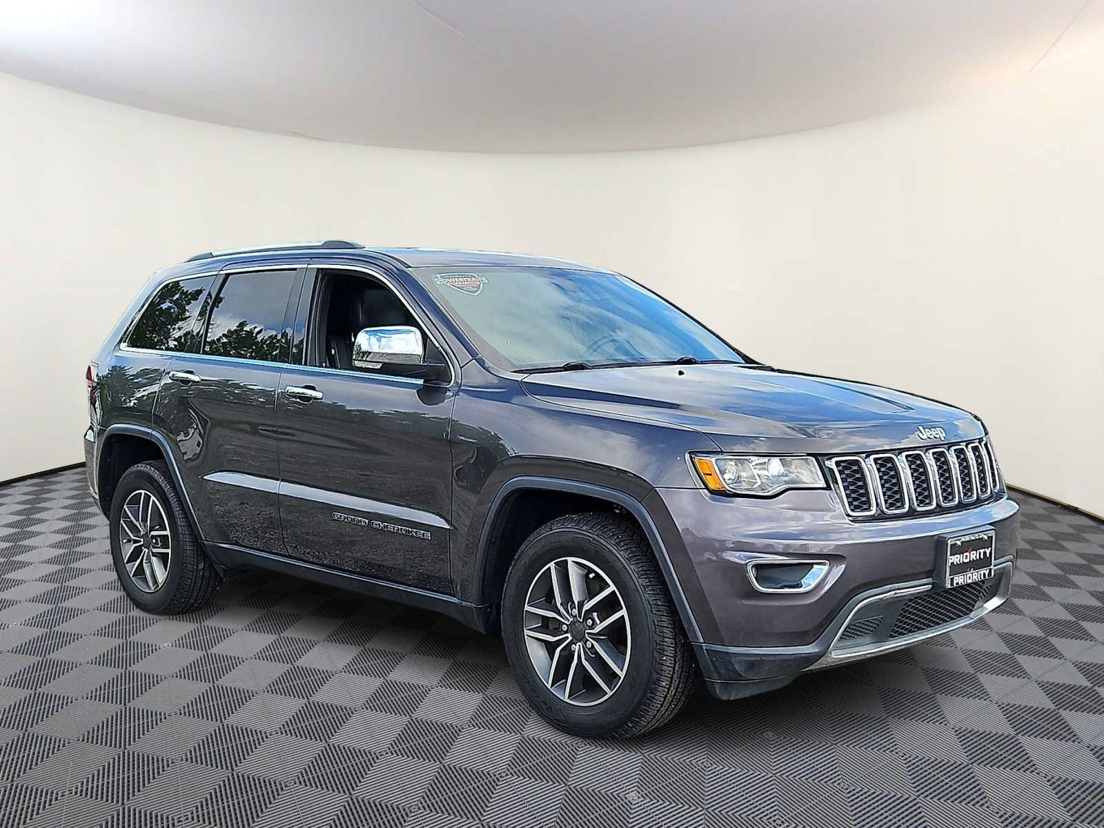 Used 2020 Jeep Grand Cherokee Limited AWD/4WD image 3
