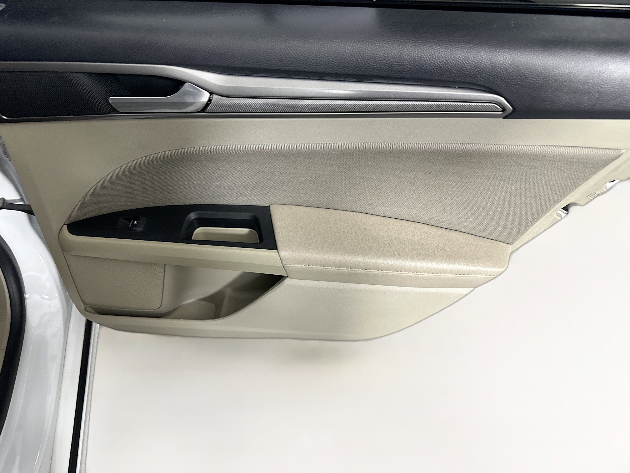 Used 2019 Ford Fusion SE image 28