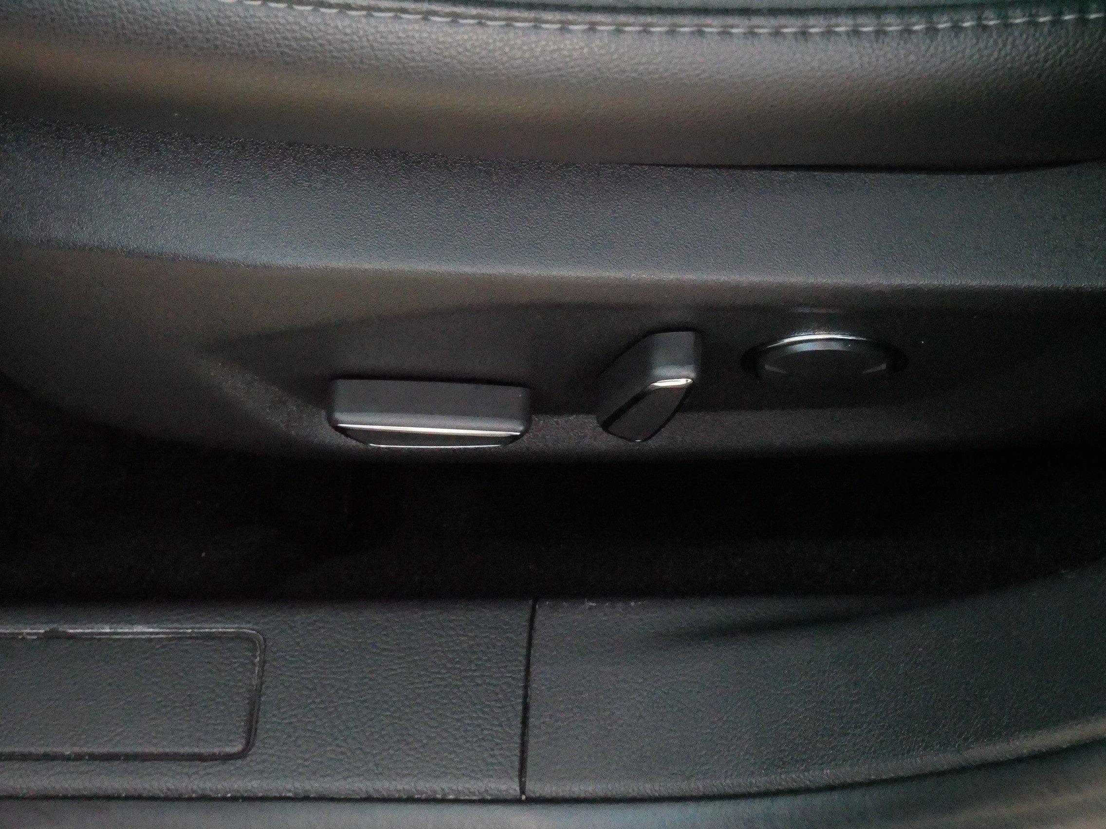 Used 2016 Ford Fusion SE w/ Equipment Group 202A FWD image 20