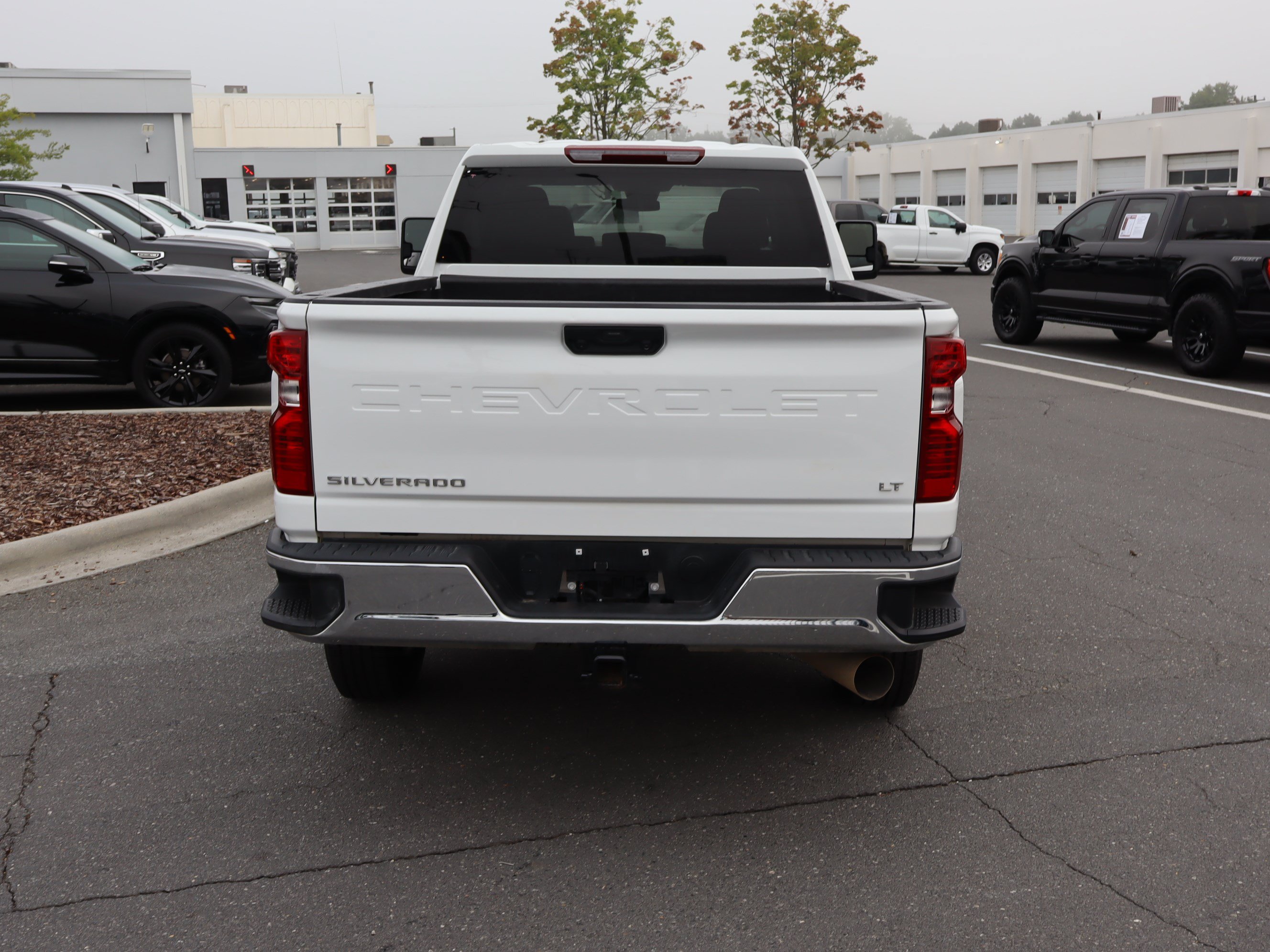 Used 2025 Chevrolet Silverado 2500 LT w/ Convenience Package AWD/4WD image 9