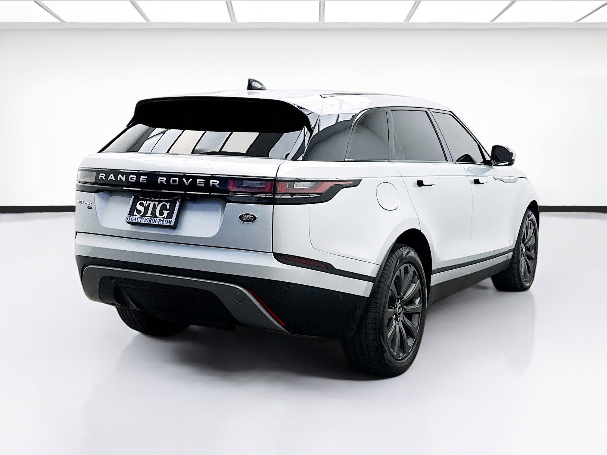 Used 2021 Land Rover Range Rover Velar S AWD/4WD image 4