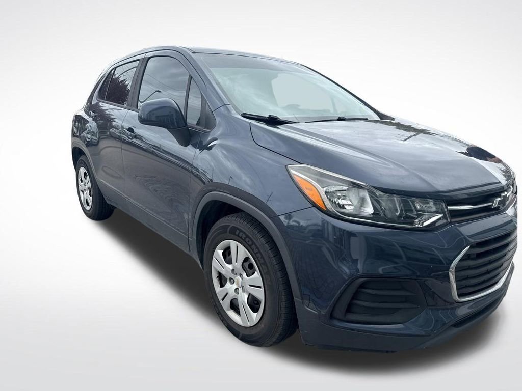 Used 2019 Chevrolet Trax LS image 2