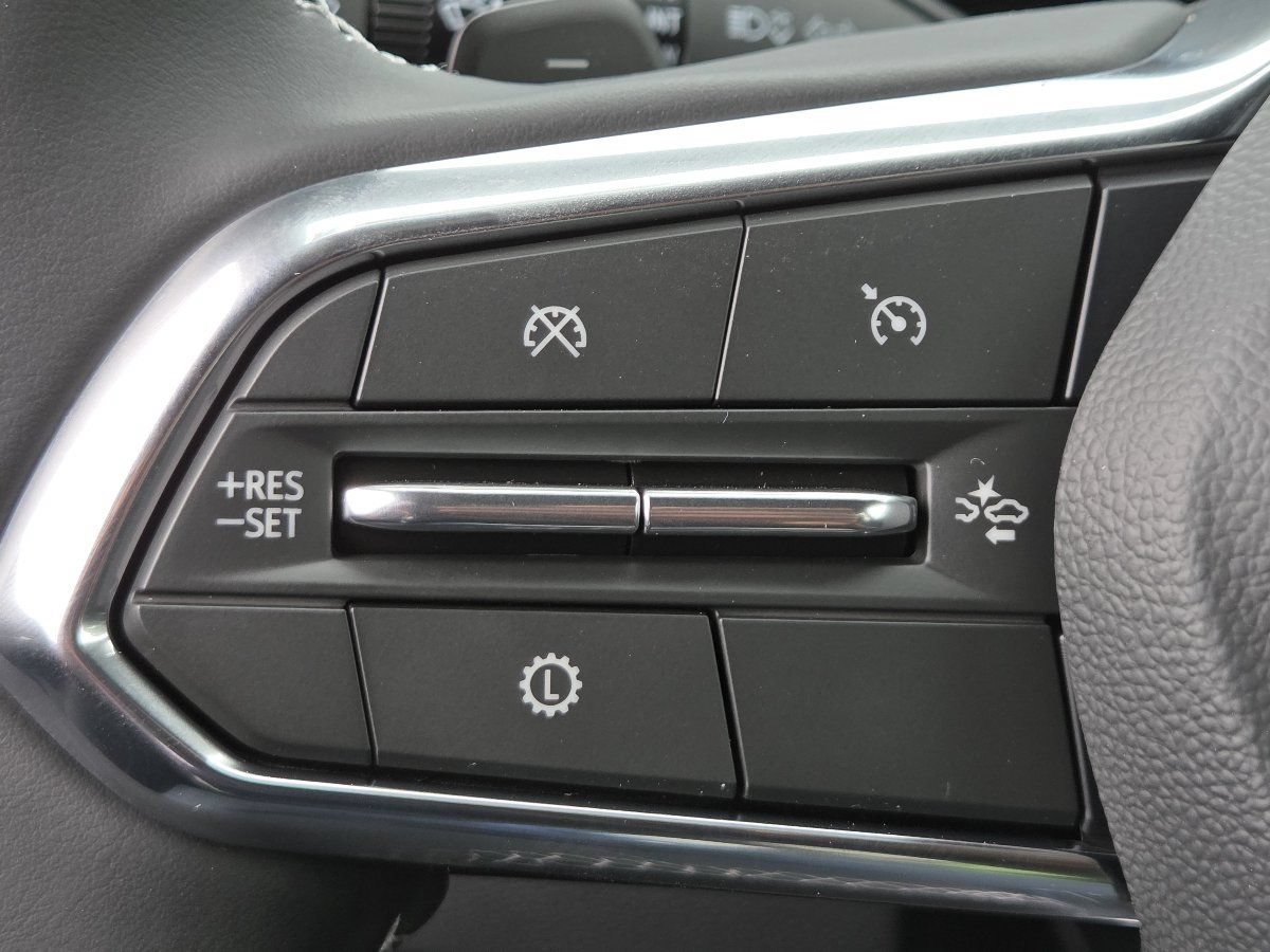 New 2027 Chevrolet Traverse LT FWD image 33