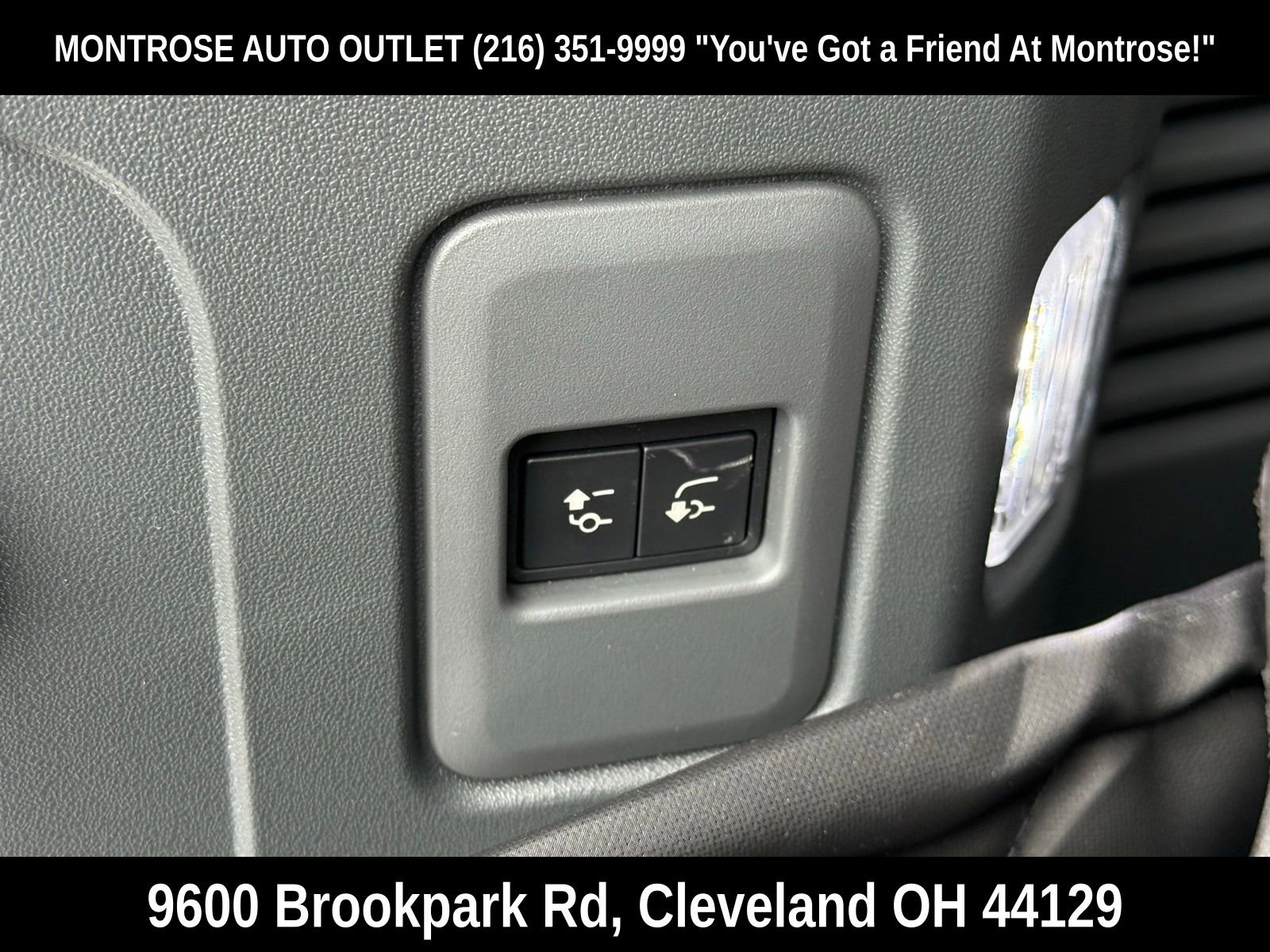 Used 2024 Land Rover Defender 130 S image 45