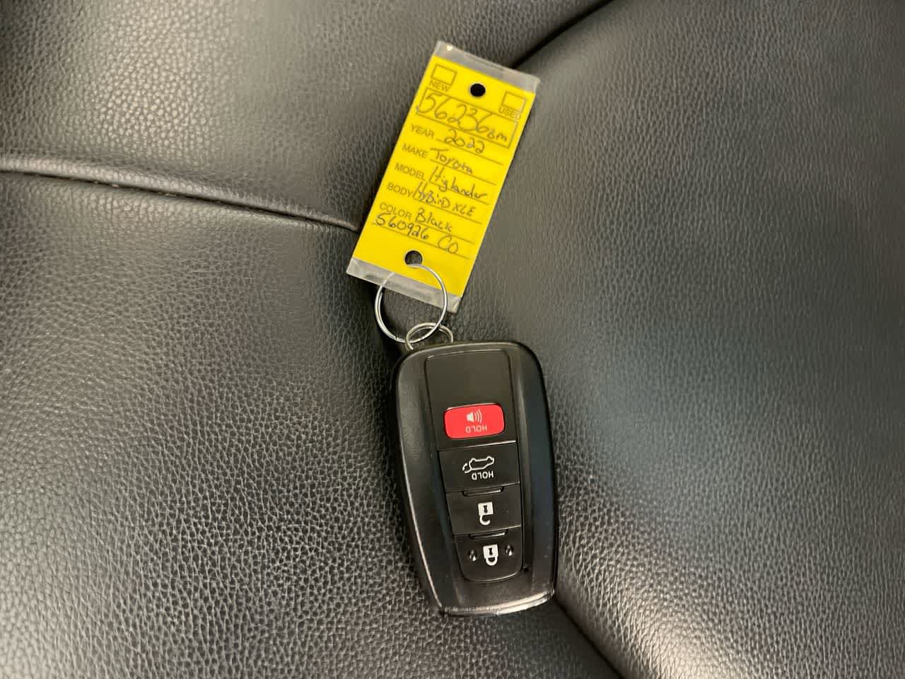 Used 2022 Toyota Highlander XLE AWD/4WD image 28