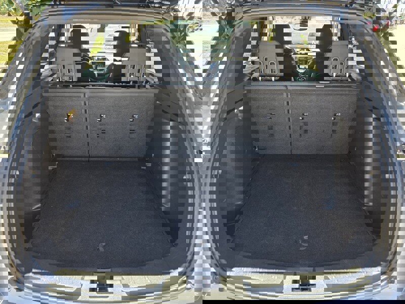 Used 2021 Chevrolet TrailBlazer RS w/ Technology Package FWD image 14