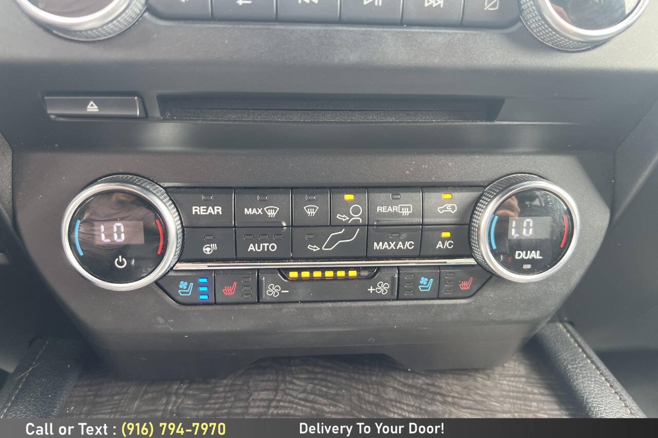 Used 2018 Ford Expedition Limited w/ Equipment Group 301A AWD/4WD image 27