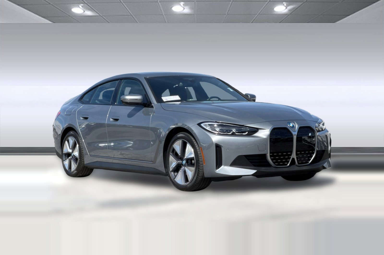 Used 2023 BMW i4 eDrive35 image 6