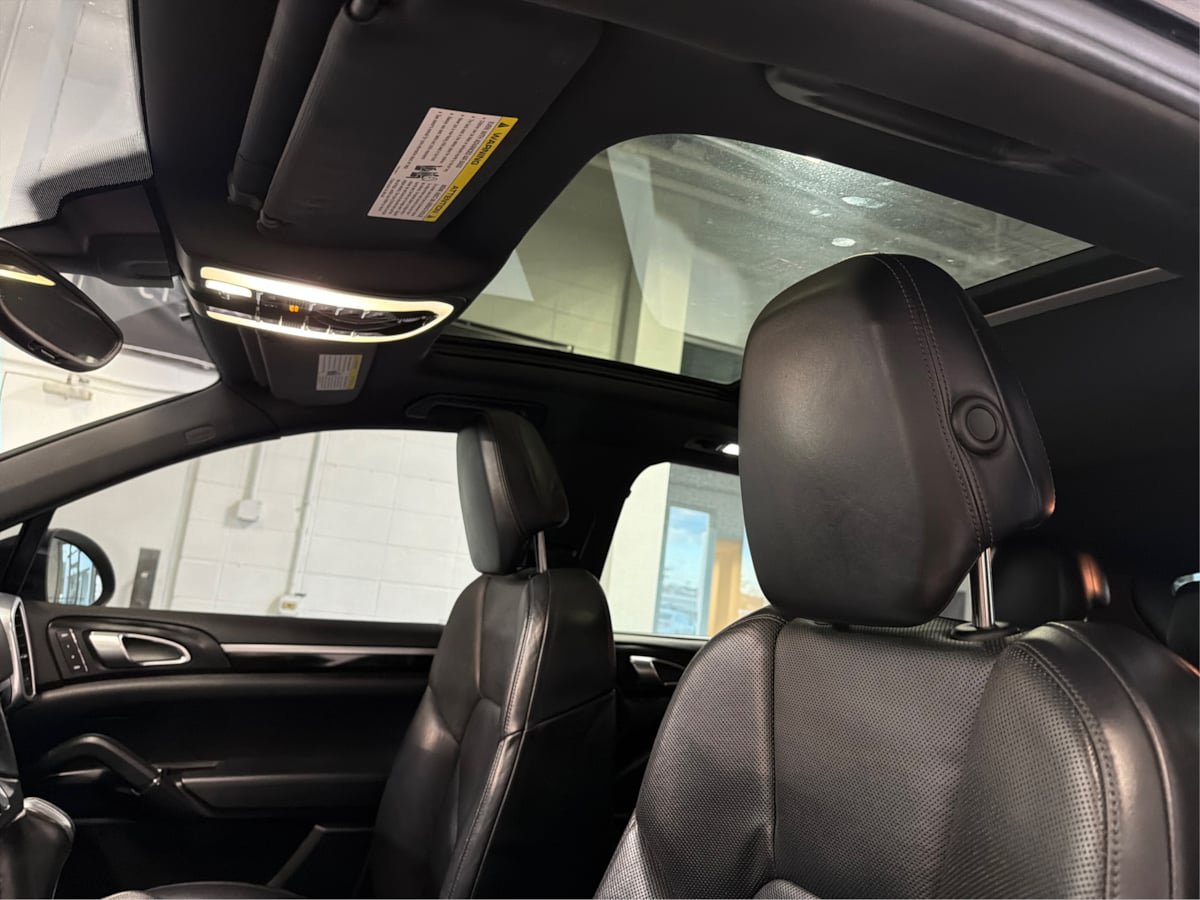 Used 2012 Porsche Cayenne AWD/4WD image 26