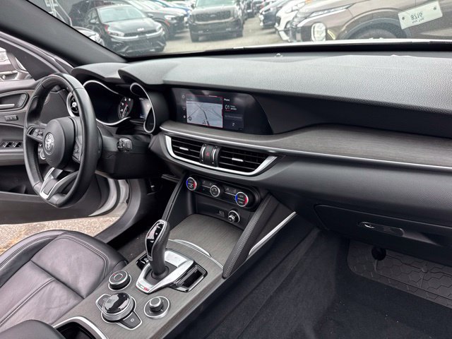 Used 2023 Alfa Romeo Stelvio Ti AWD/4WD image 35