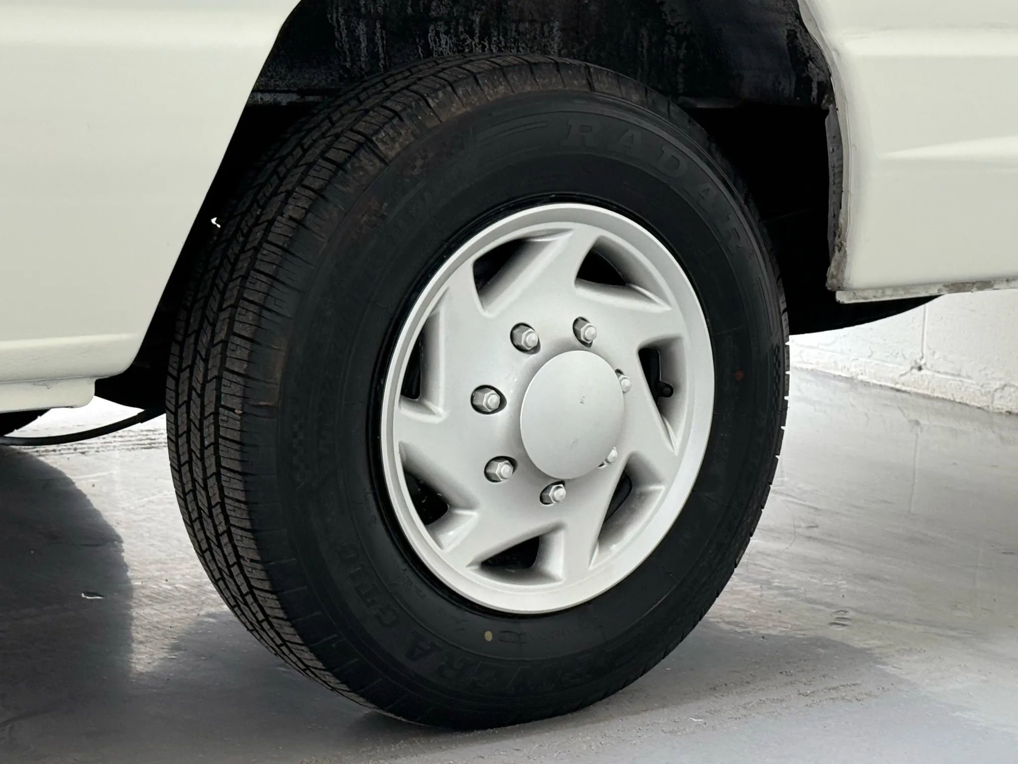 Used 2014 Ford E-150 and Econoline 150 Extended Van 3D image 39