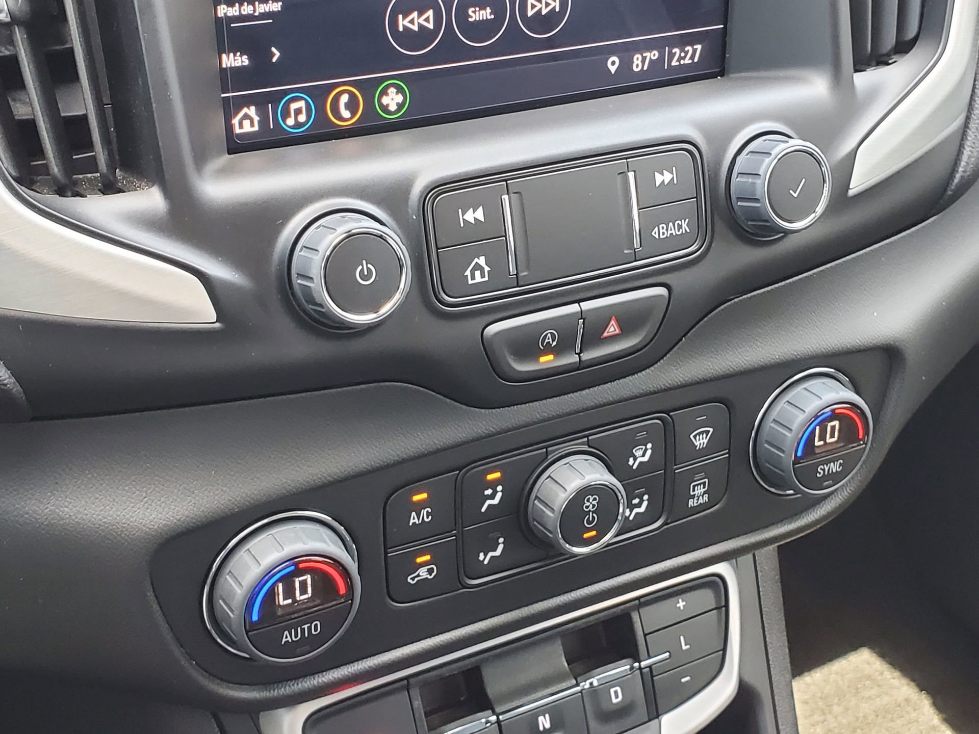 Used 2024 GMC Terrain SLT w/ LPO, Floor Liner Package AWD/4WD image 27