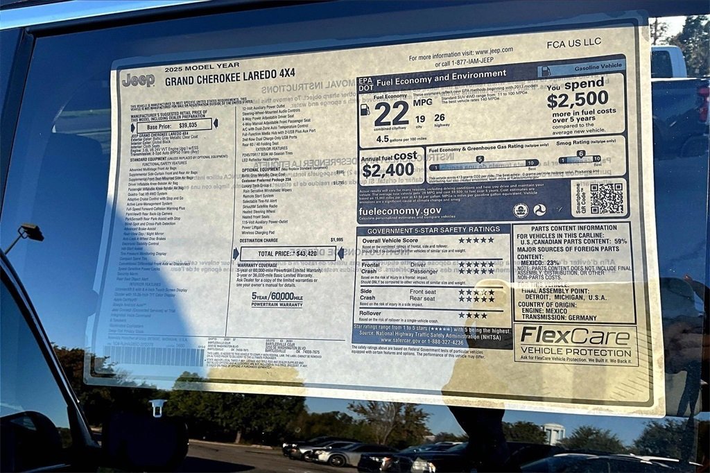 New 2025 Jeep Grand Cherokee Laredo w/ Luxury Tech Group I image 14