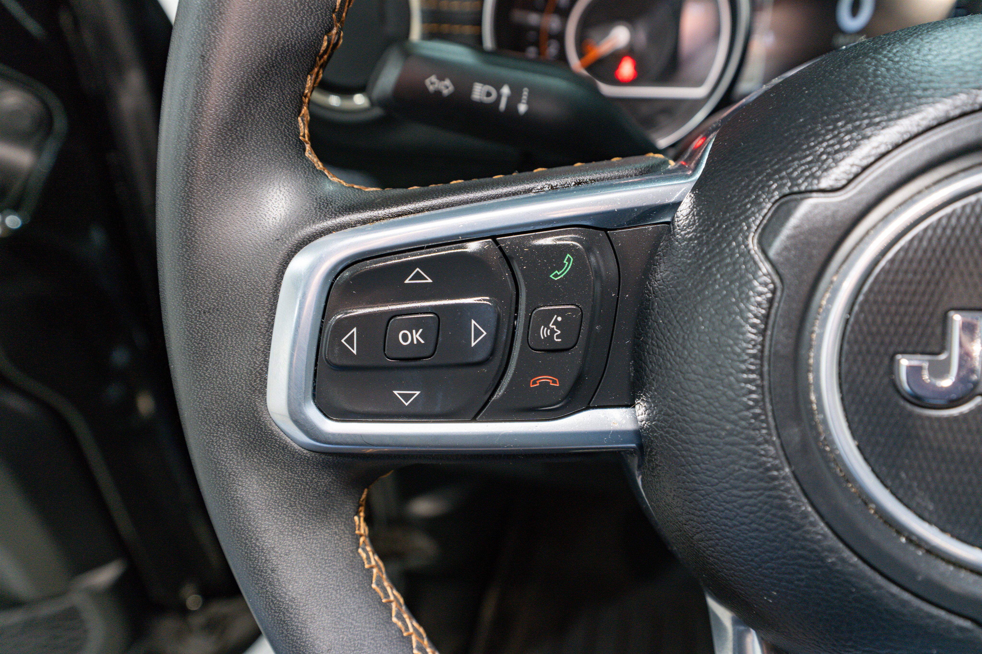 Used 2023 Jeep Gladiator Overland AWD/4WD image 28