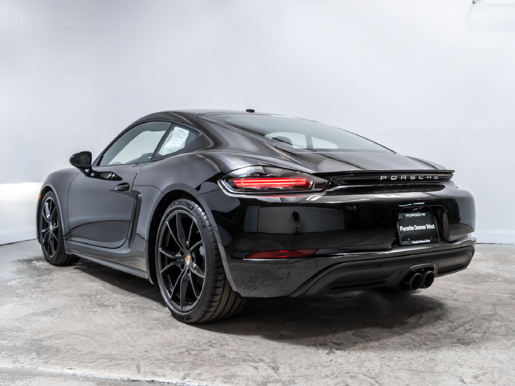 Used 2025 Porsche 718 Cayman RWD image 3