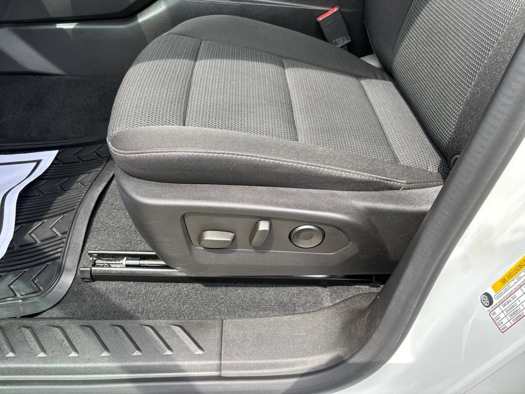 Used 2024 Chevrolet Colorado LT w/ LT Convenience Package II RWD image 17
