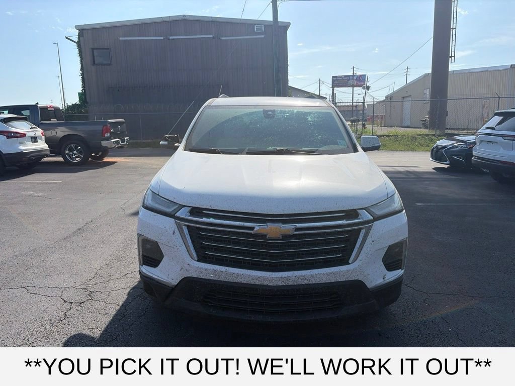 Used 2022 Chevrolet Traverse LT FWD image 2