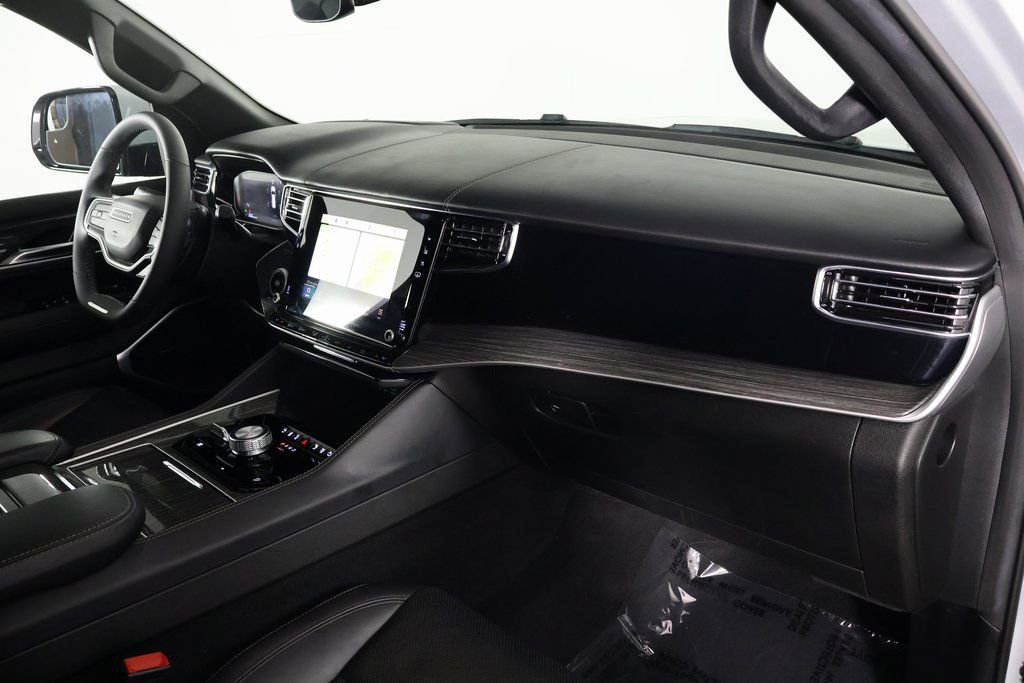 Used 2022 Jeep Wagoneer Series III w/ Flexible Seating Group image 9