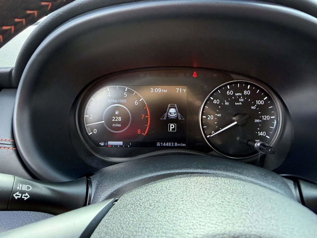 Used 2023 Nissan Kicks SR w/ SR Premium Package FWD image 32