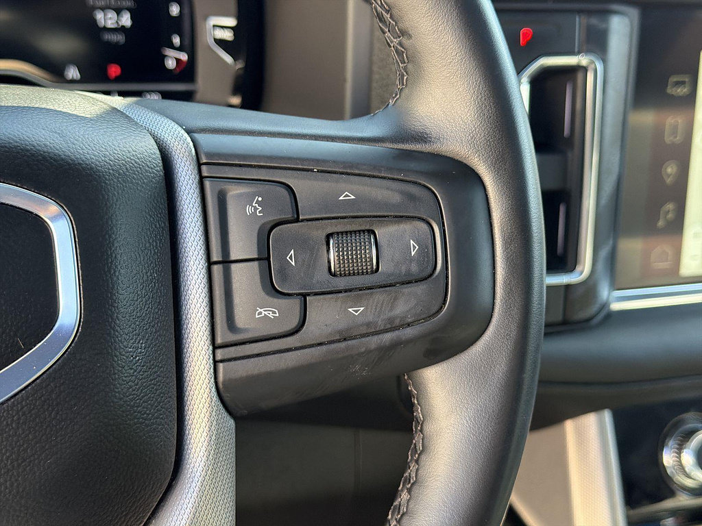 Used 2024 GMC Yukon Denali RWD image 37