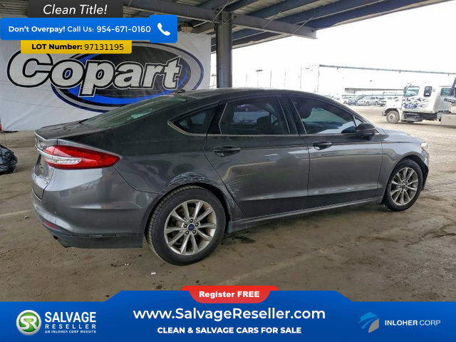 Used 2017 Ford Fusion SE w/ Fusion SE Technology Package image 3