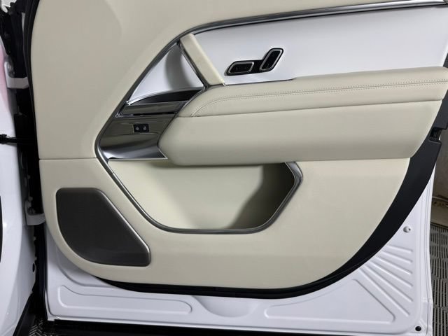 New 2026 Land Rover Range Rover SV AWD/4WD image 33