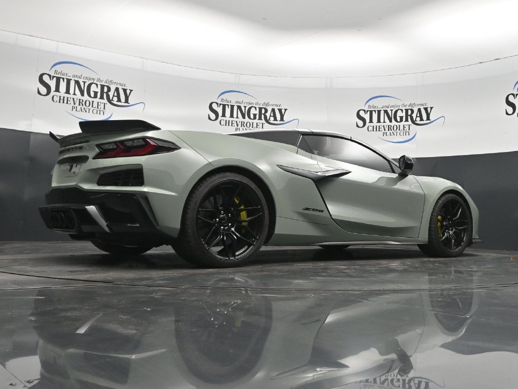 Used 2024 Chevrolet Corvette Z06 w/ Stealth Interior Trim Package RWD image 32