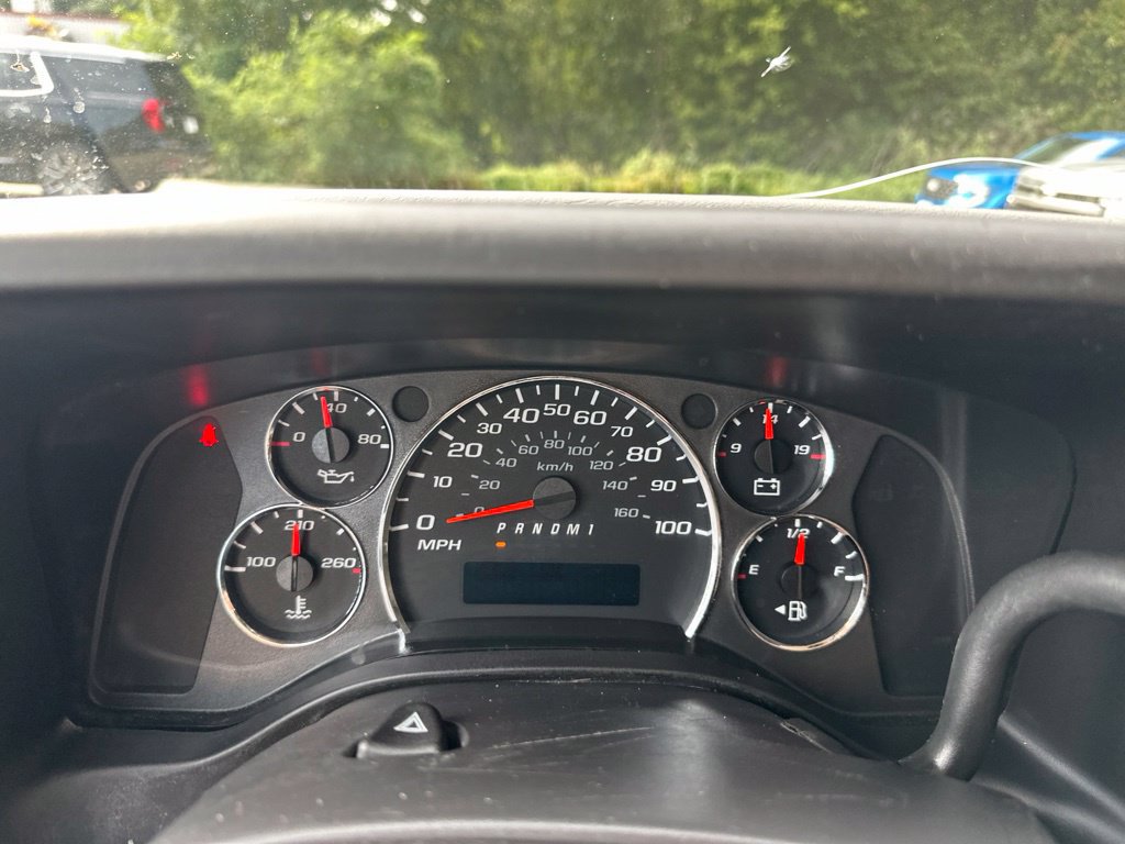 Used 2011 Chevrolet Express 3500 RWD image 31