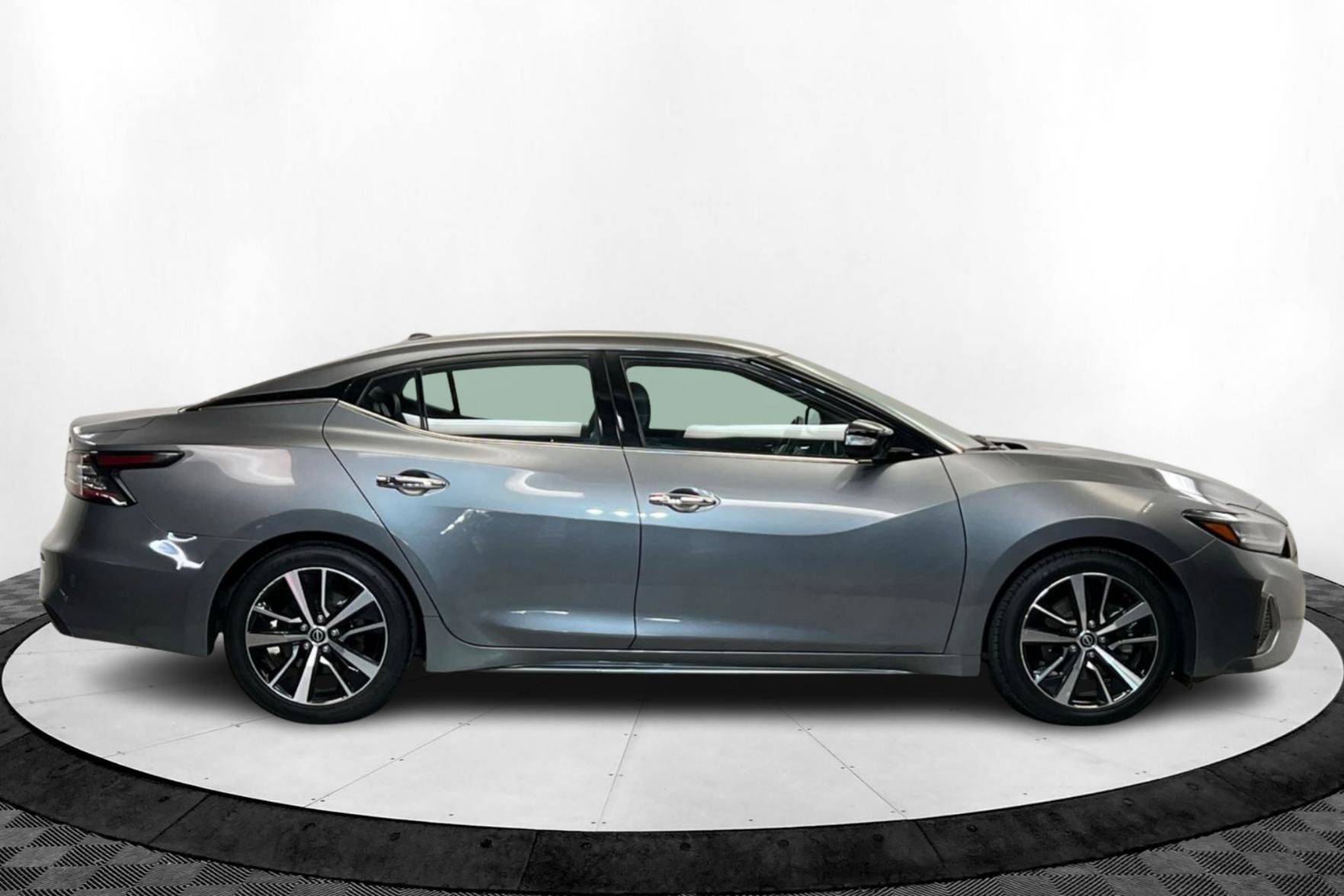 Used 2023 Nissan Maxima SV w/ Floor Mat Group image 6