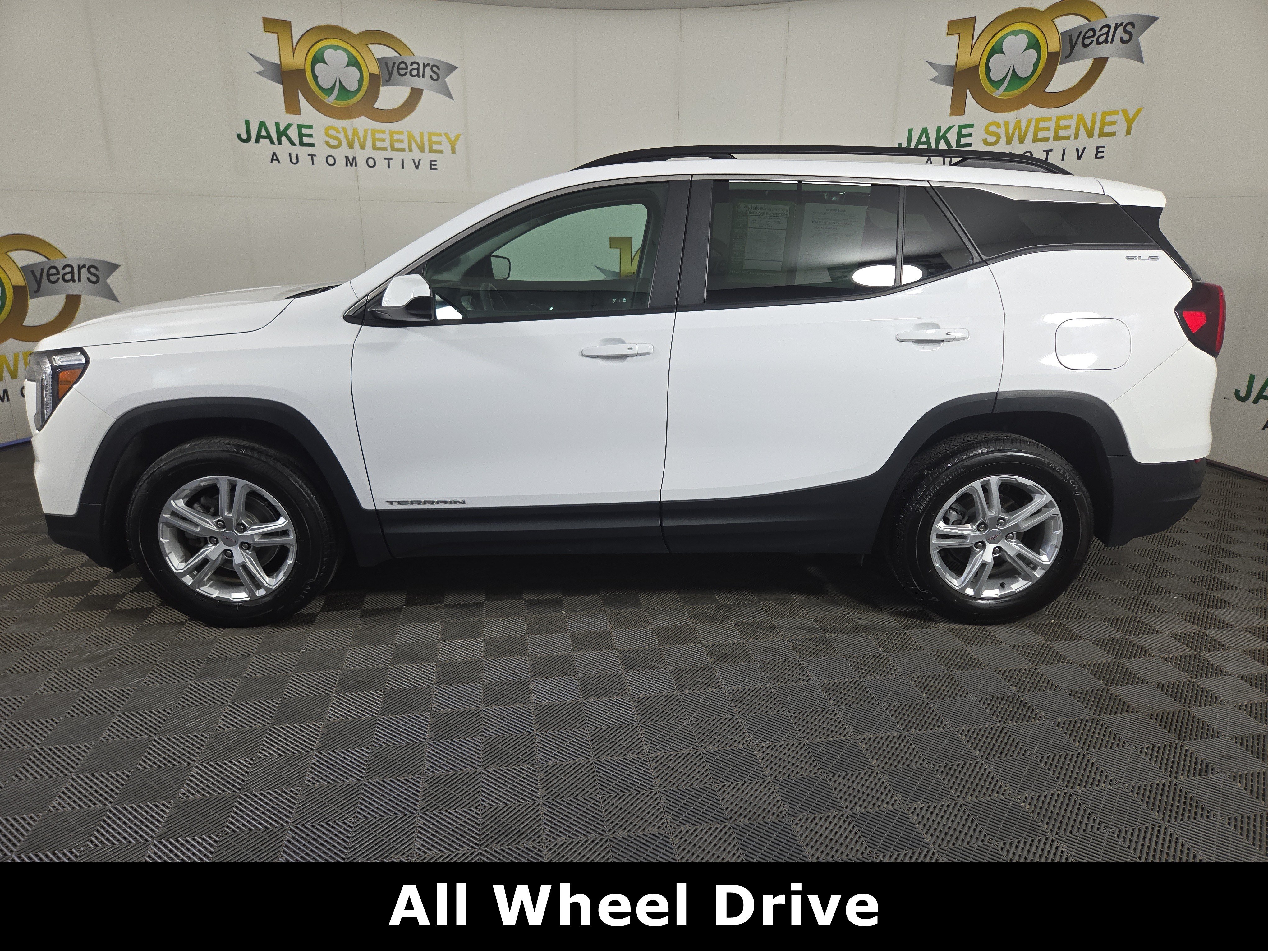 Used 2022 GMC Terrain SLE w/ Driver Convenience Package AWD/4WD image 4