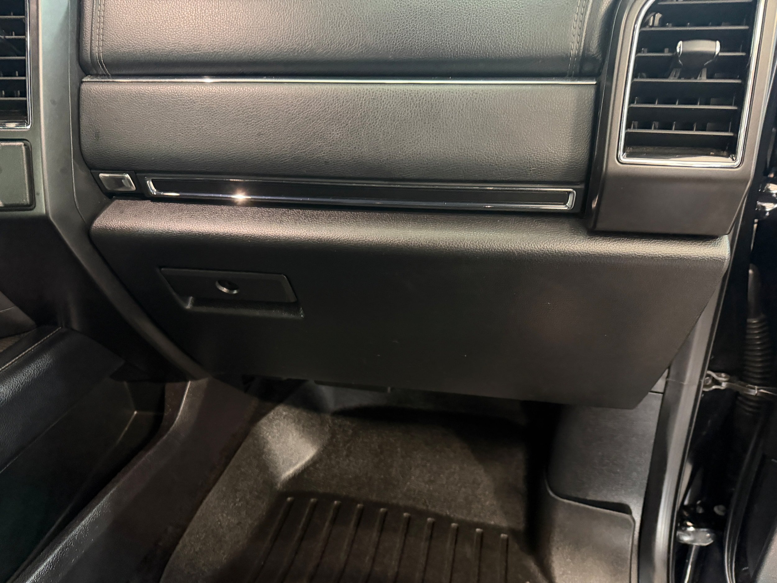 Used 2018 Ford Expedition Max Limited AWD/4WD image 27