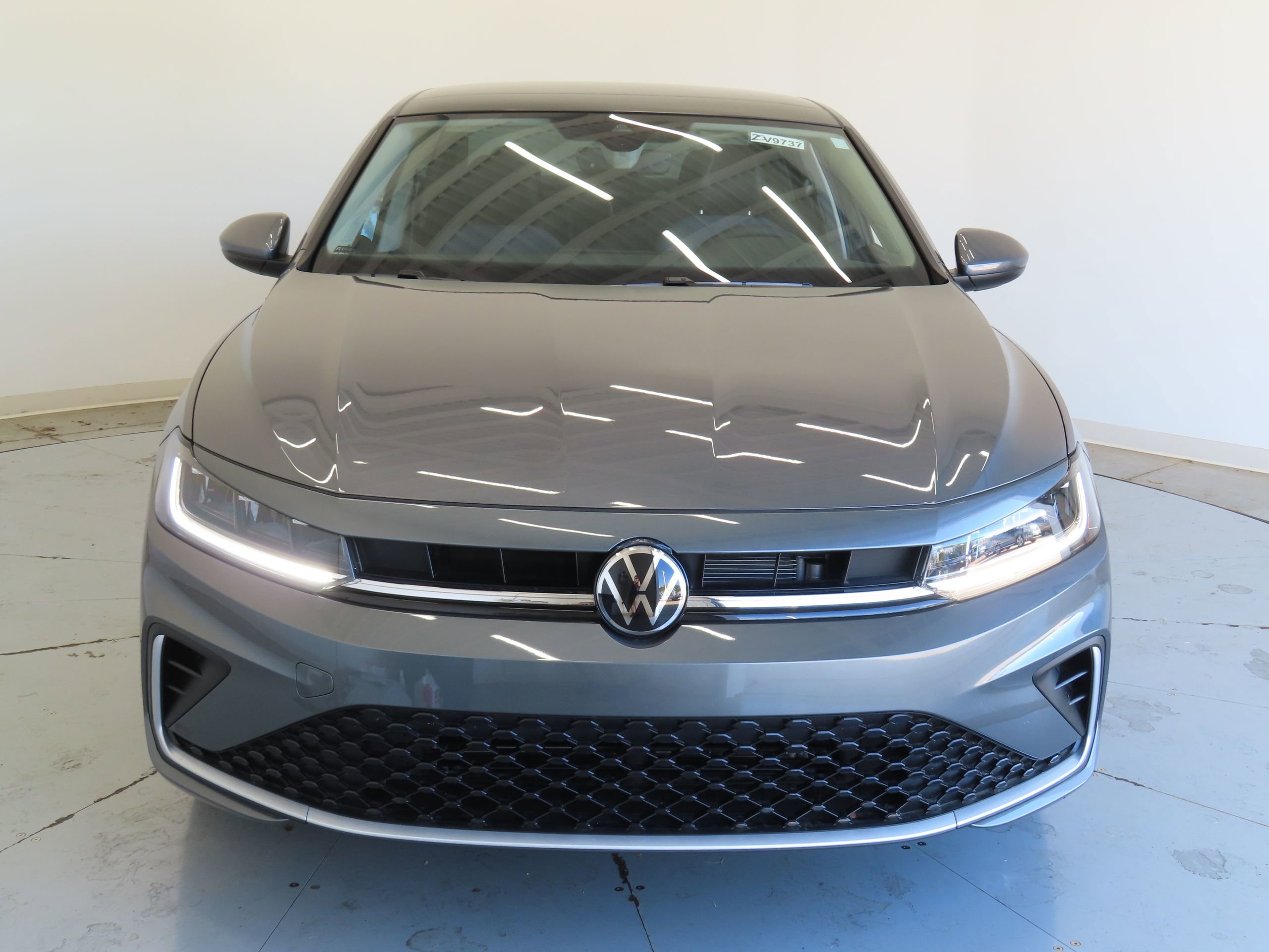 New 2025 Volkswagen Jetta SE FWD image 9