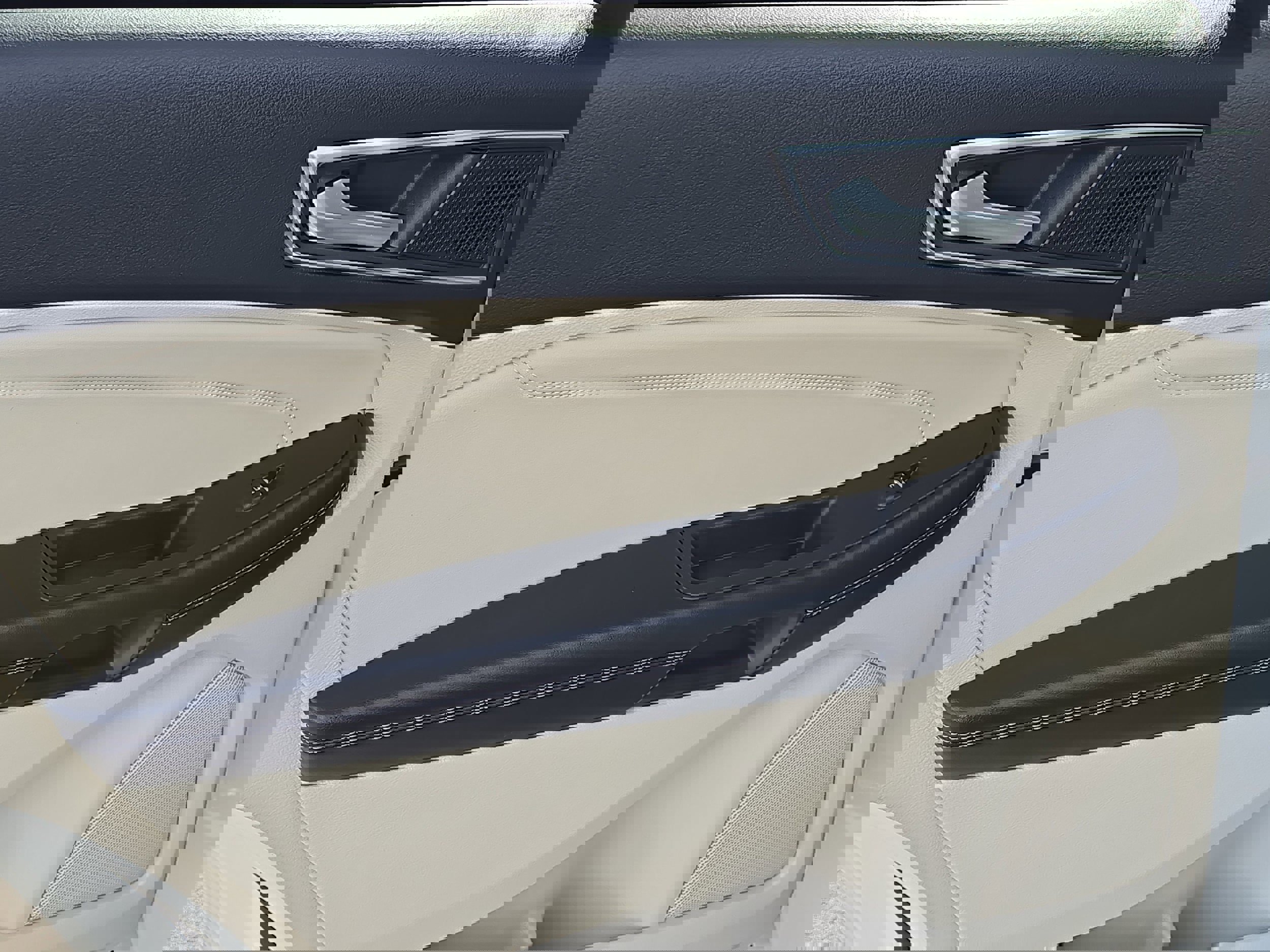 Certified 2023 Ford Edge Titanium AWD/4WD image 11