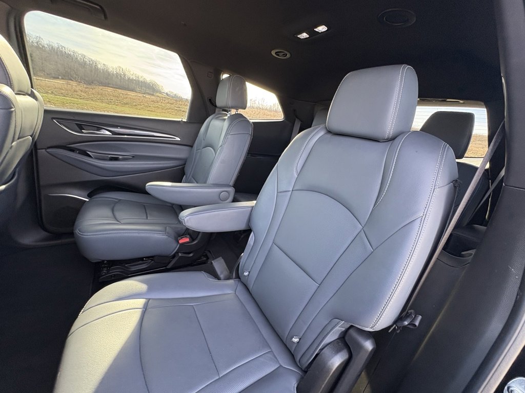 Used 2024 Buick Enclave Premium image 23
