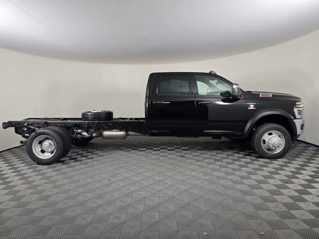 New 2026 RAM 5500 Tradesman w/ Chrome Appearance Group image 3