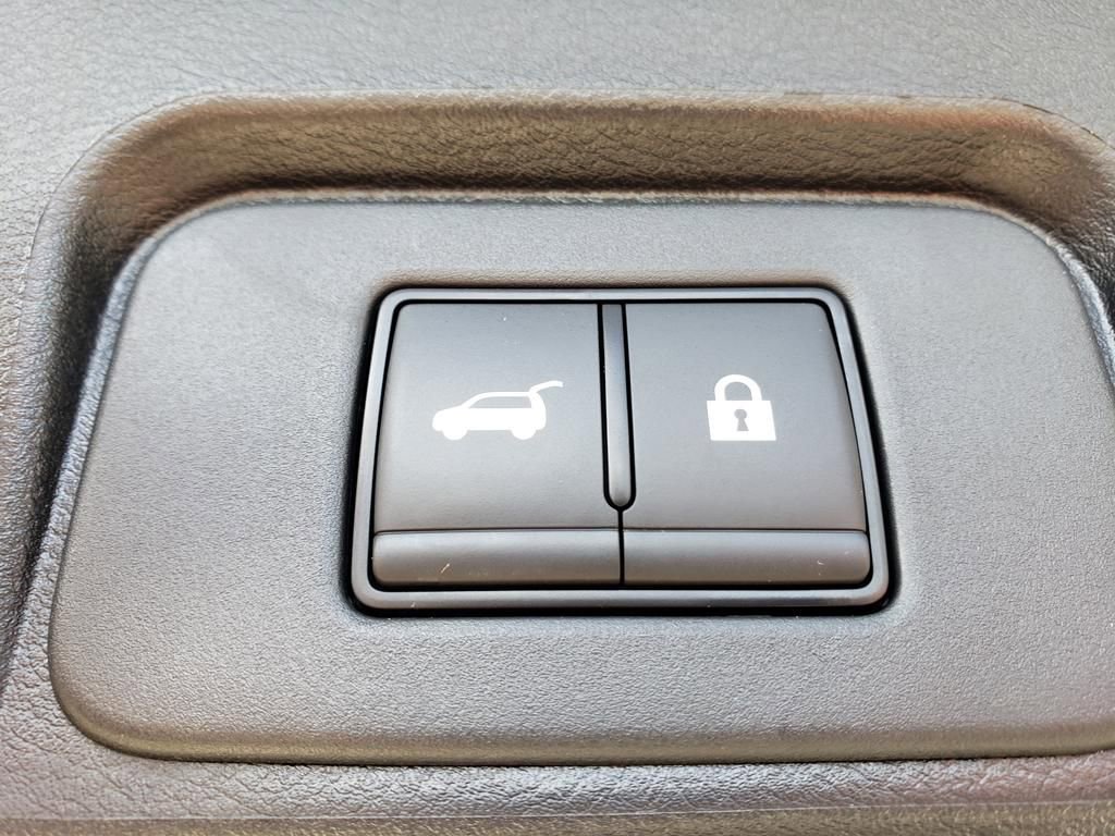 Certified 2025 Nissan Rogue SV AWD/4WD image 10