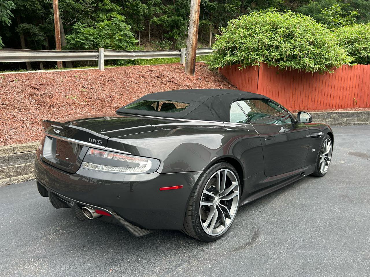 Used 2011 Aston Martin DBS Volante RWD image 9