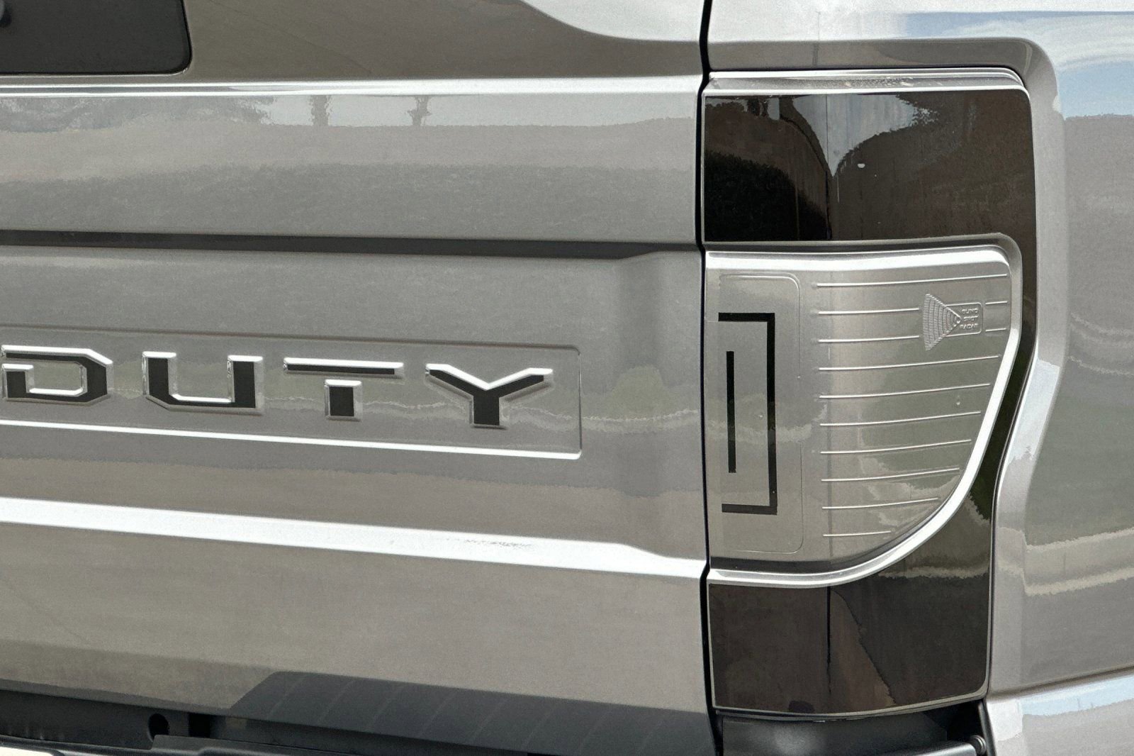 Used 2022 Ford F250 Lariat w/ Black Appearance Package AWD/4WD image 28