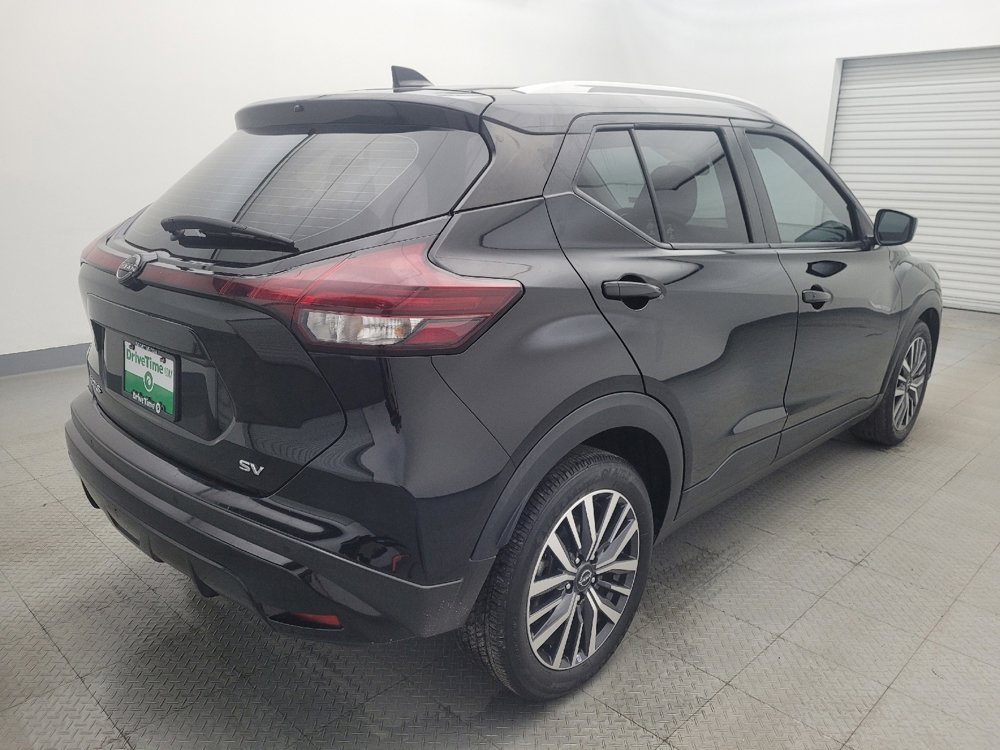 Used 2022 Nissan Kicks SV image 9