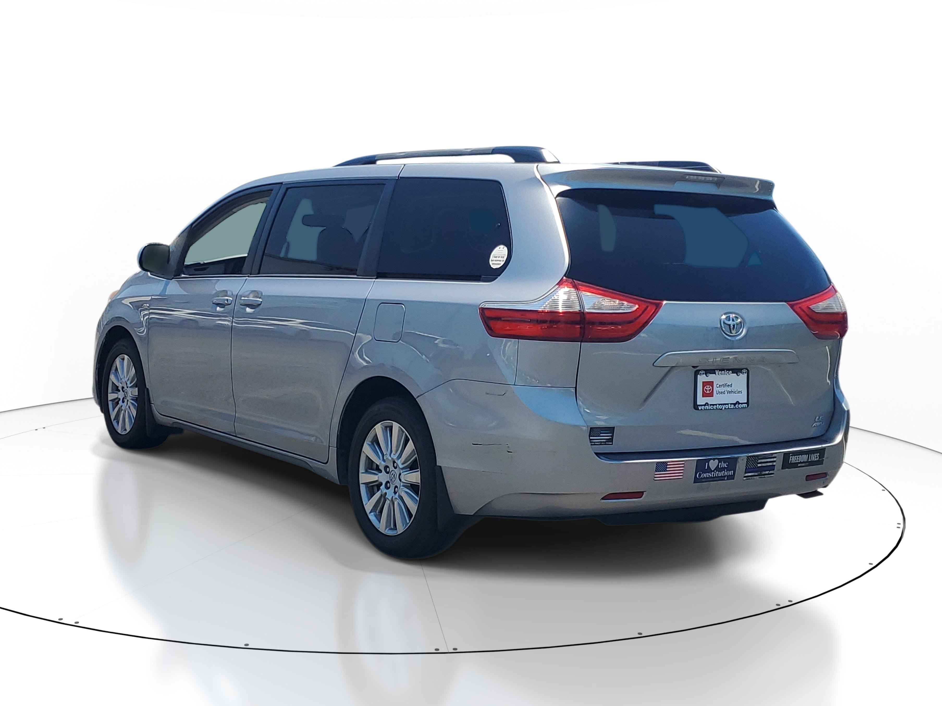 Certified 2017 Toyota Sienna LE AWD/4WD image 4
