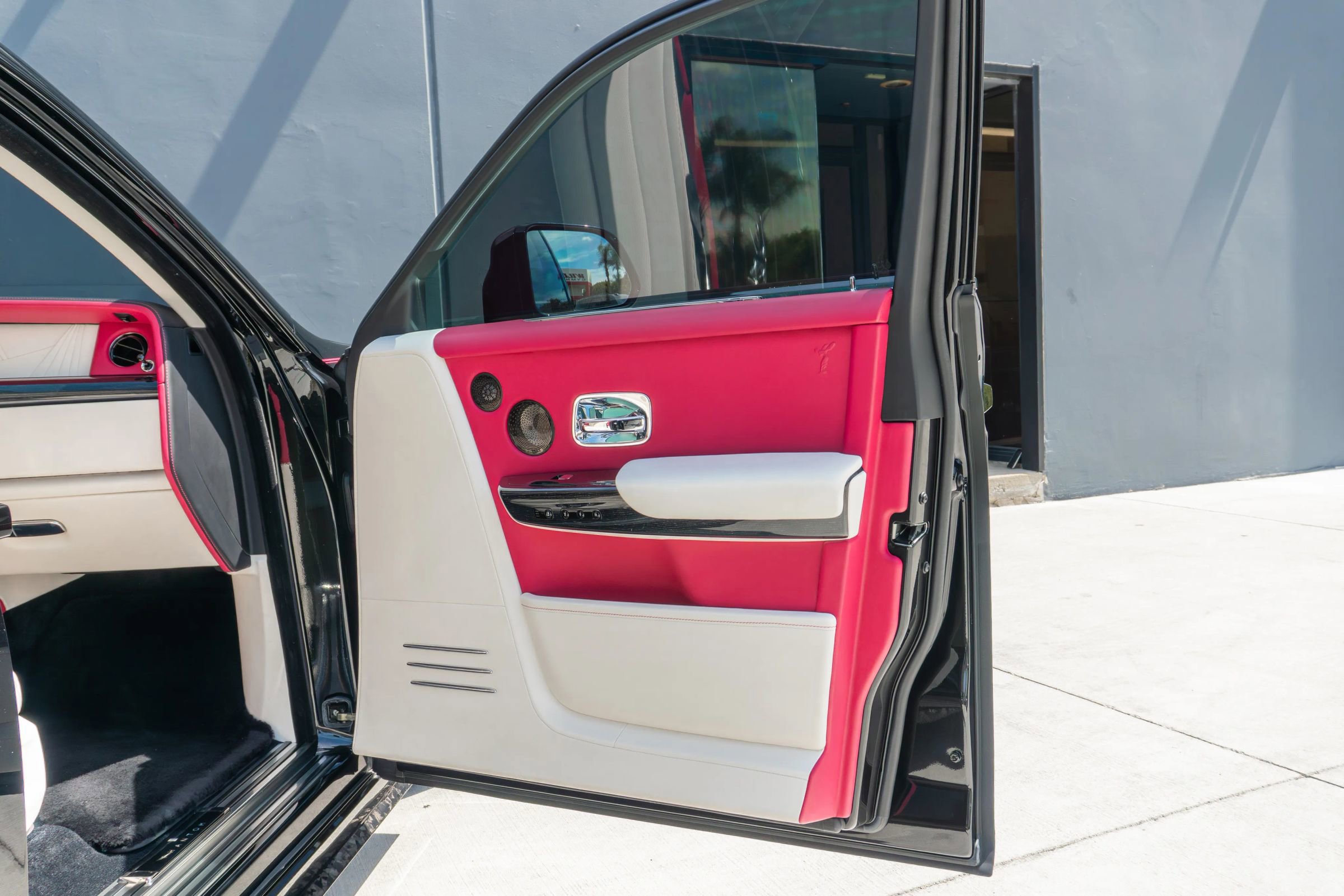 Used 2023 Rolls-Royce Phantom Sedan RWD image 67